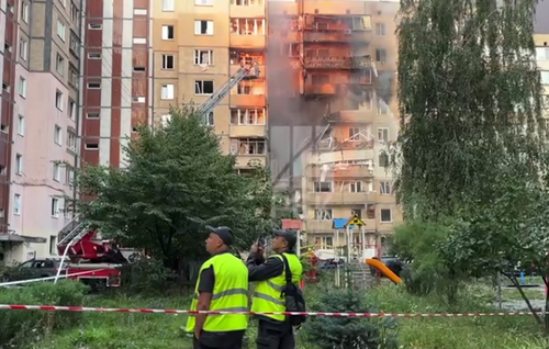 Атака на Київ: зруйновані багатоповерхівки, виникли пожежі 